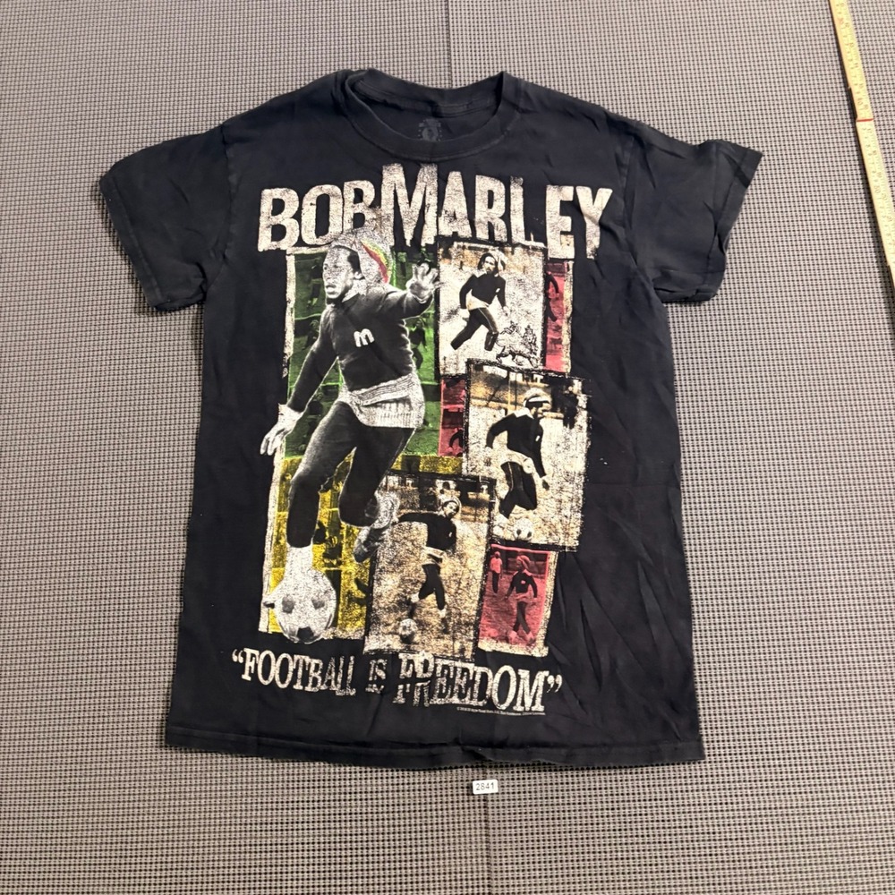 Bob Marley Football Is Freedom Graphic T-Shirt Black Small